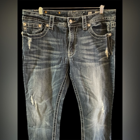 Miss Me Boyfriend Capri Jeans - Picture 3 of 7